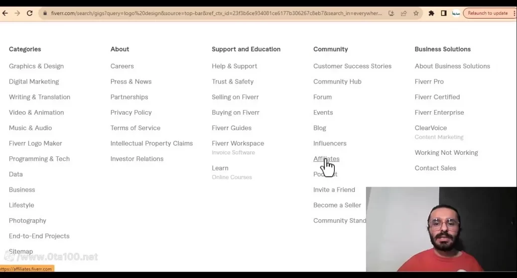 به پایین صفحه وب سایت فایور رفته و در قسمت کامیونیتی، Affiliate را انتخاب نمایید.